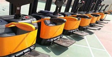  电动堆高车，高效率生产工具！