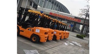 买叉车关注的不仅是价格，而是！你要知道不同价格叉车的区别